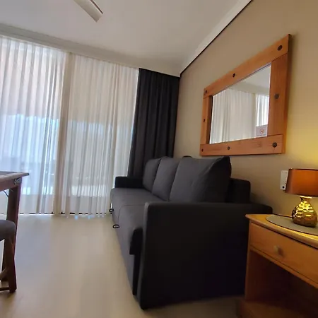 Mng-apart Paradise Court Appartement *